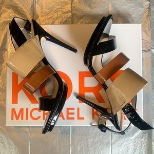 🎉HP🎉 Michael Kors Lizzie High Heeled Sandals Size 7.5